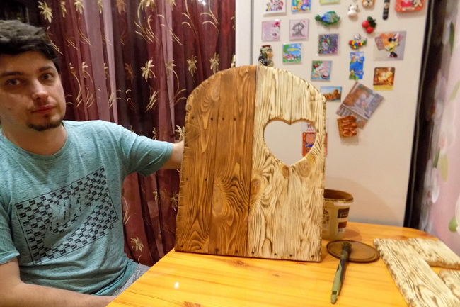 Сделал полочку из дерева в подарок Сделал полочку из дерева в подарок самоделкин