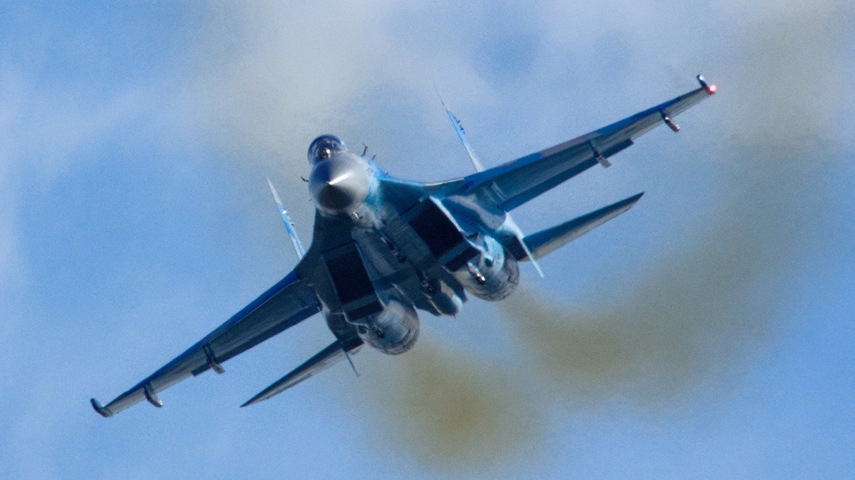 Летчики экипажей Су-27 выполнили первые полеты на учениях в Крыму