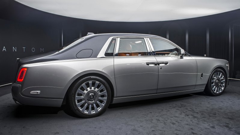 Rolls-Royce Phantom нового поколения. Самый роскошный автомобиль в мире phantom, rolls-royce, rolls-royce phantom, авто, лакшери, новинка, роскошь, фото