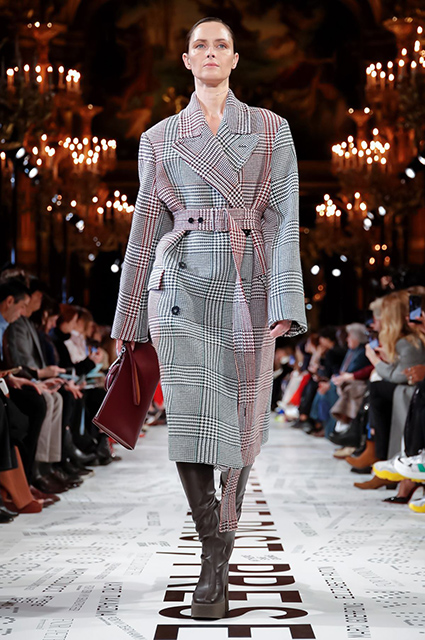 Неделя моды в Париже: Наталья Водянова, Тина Кунаки, Опра Уинфри на показе Stella McCartney осень-зима 20190/2020 Неделя моды в Париже: Наталья Водянова, Тина Кунаки, Опра Уинфри на показе Stella McCartney осень-зима 20190/2020 thereshegrows