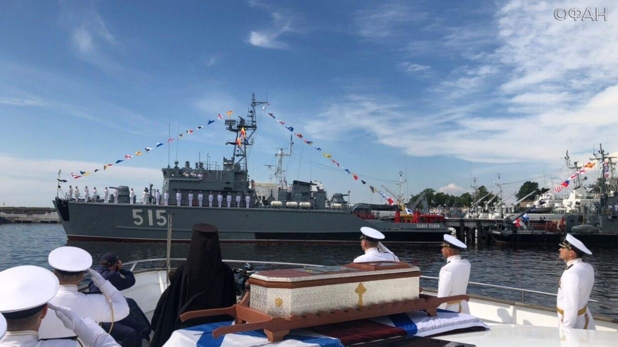 Доставленные на парад ВМФ мощи адмирала Ушакова будут храниться до торжества в Кронштадте