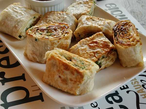 Лаваш с адыгейским сыром и зеленью, рецепт с фото