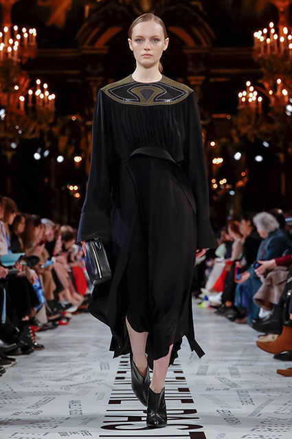 Неделя моды в Париже: Наталья Водянова, Тина Кунаки, Опра Уинфри на показе Stella McCartney осень-зима 20190/2020 Неделя моды в Париже: Наталья Водянова, Тина Кунаки, Опра Уинфри на показе Stella McCartney осень-зима 20190/2020 thereshegrows