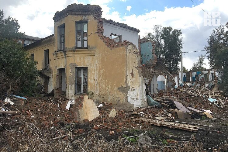 Разрушенный дом в районе Подземгаз. Здесь работал Пестерников. Фото: Ульяна СКОЙБЕДА