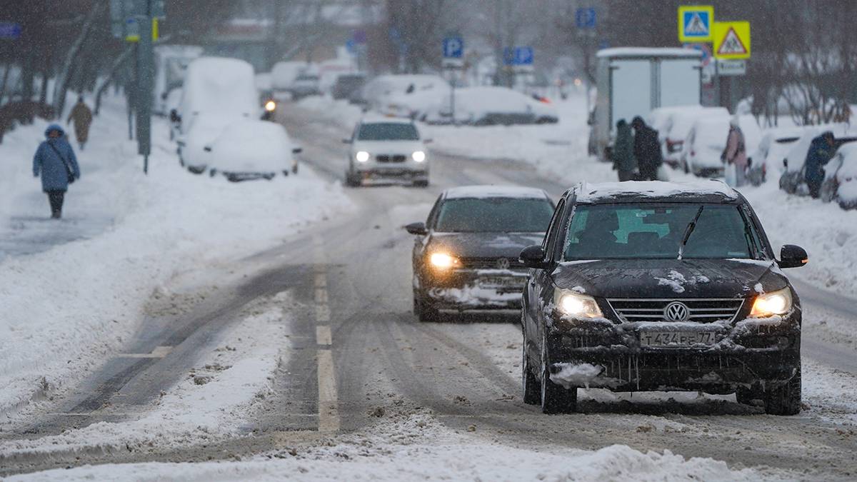 Водителей предупредили о гололеде на дорогах Москвы