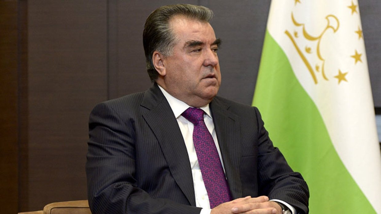 Путин назвал конструктивным политический диалог с Таджикистаном 