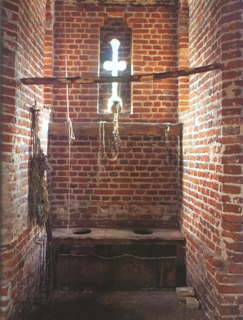 Где размещали туалеты в средневековых замках