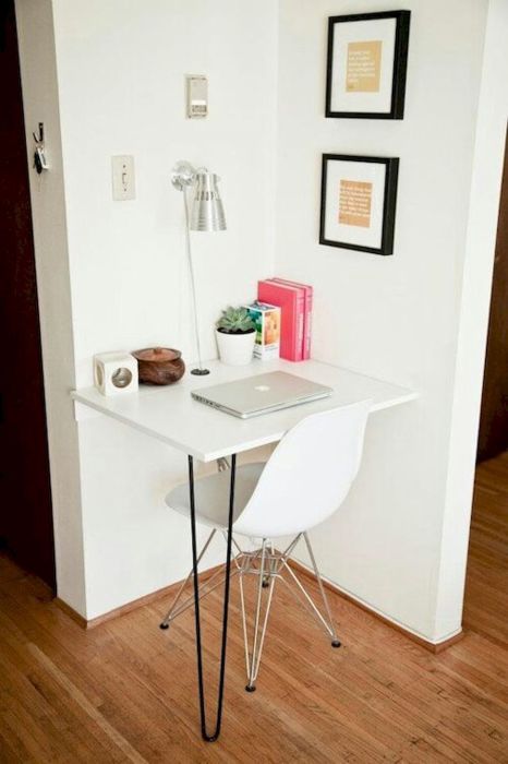 Угловой стол, который эффективно оптимизирует пространство в любом малогабаритном помещении.