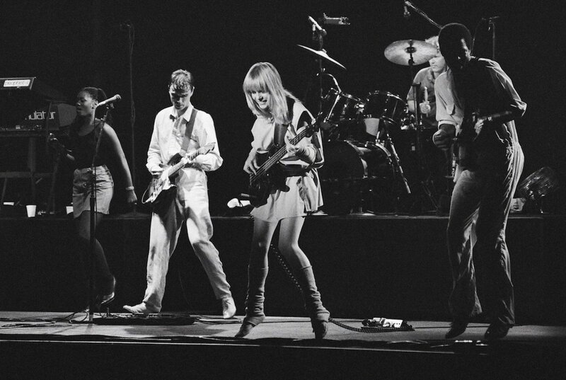 Фотограф, сделавший карьеру скрытой съёмкой на рок-концертах Фотограф, сделавший карьеру скрытой съёмкой на рок-концертах фотография