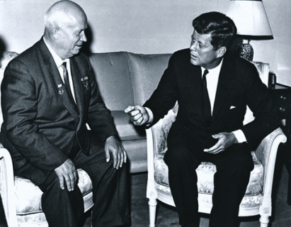 Неподписанные мирные договоры. Как Никита Хрущев общался с Джоном Кеннеди политика