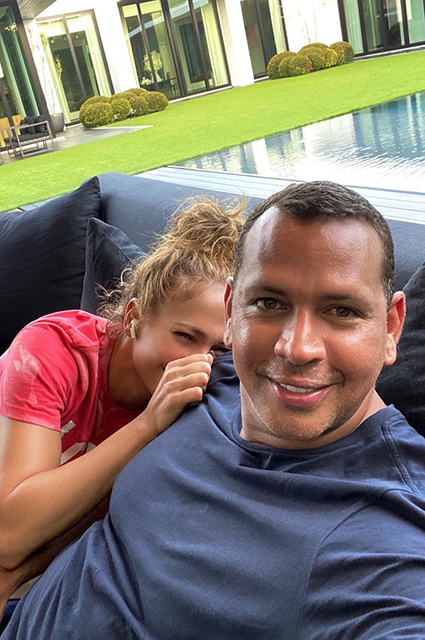 Верну тебе все, что ты подарил: фанаты Дженнифер Лопес считают, что она вернула Алексу Родригесу подаренный им кабриолет Верну тебе все, что ты подарил: фанаты Дженнифер Лопес считают, что она вернула Алексу Родригесу подаренный им кабриолет Новости