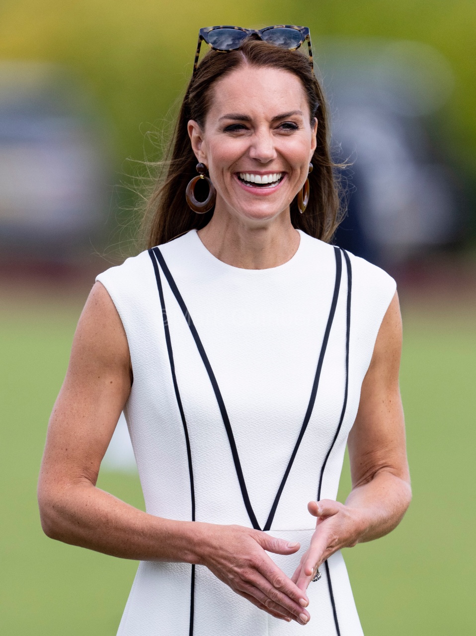 Принц Уильям и Кейт Миддлтон поцеловались на публике после игры в поло