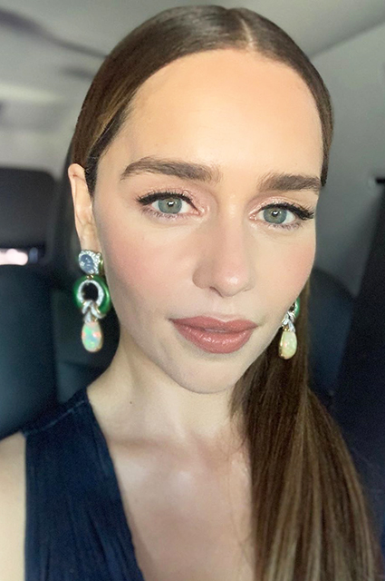 Сборы на церемонию и веселые селфи: вспоминаем "Эмми-2019" по Instagram-снимкам звезд Хроника