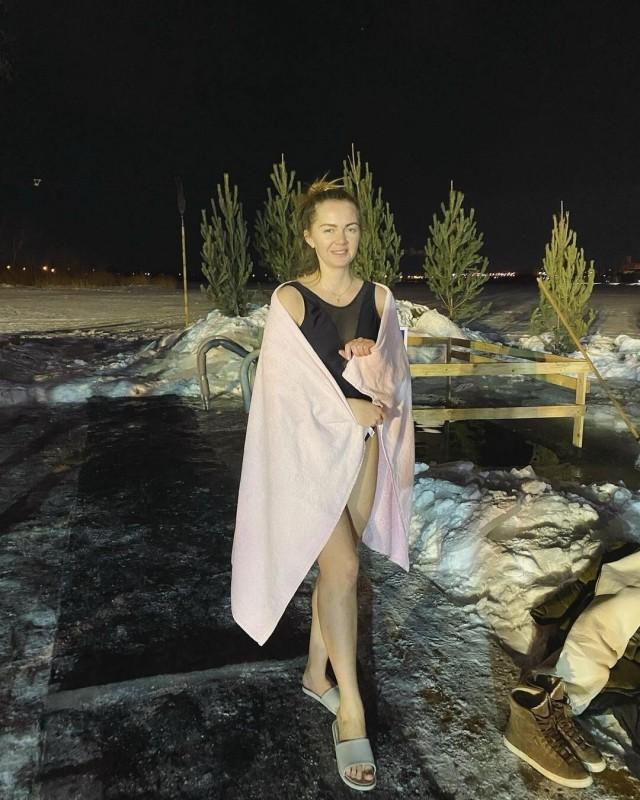 Девушки, которые не побоялись нырнуть в ледяную прорубь Девушки, которые не побоялись нырнуть в ледяную прорубь картинки,позитив