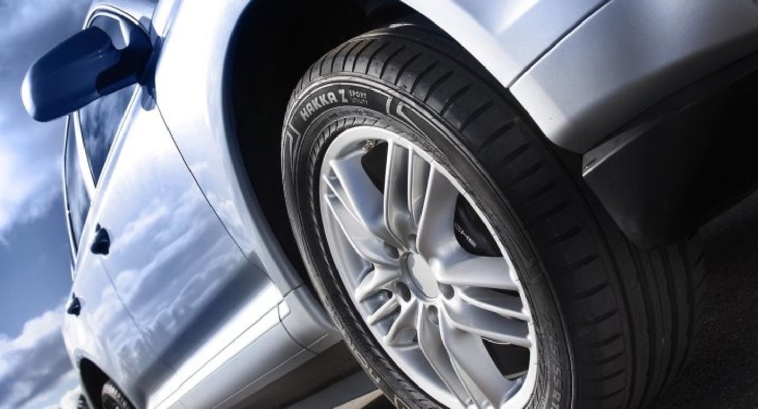 Почему шины теряют давление в холодную погоду?