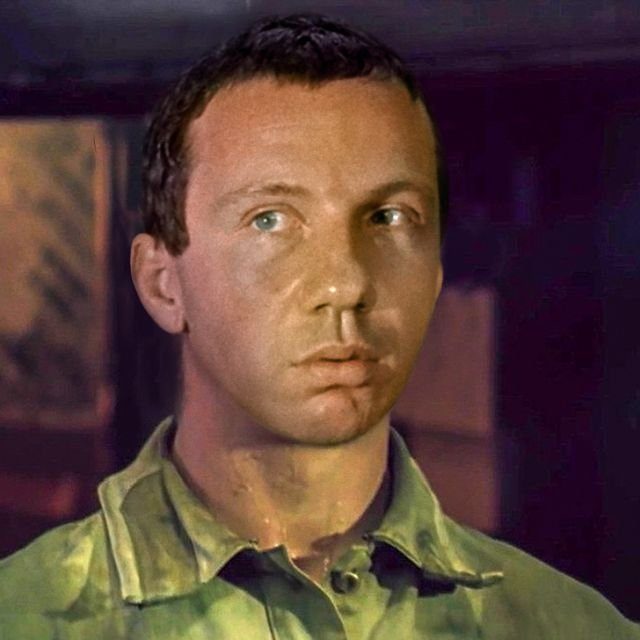 Актеры, которые могли бы сыграть главные роли в культовых советских фильмах Актеры, которые могли бы сыграть главные роли в культовых советских фильмах