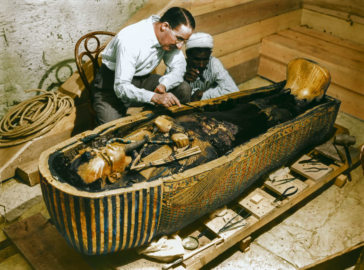 История обнаружения гробницы Тутанхамона в цветных фотографиях