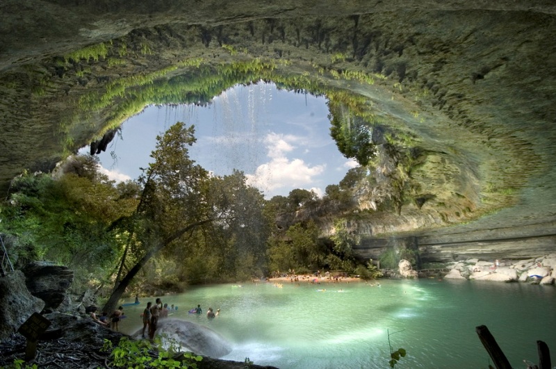 Озеро Гамильтон Пул (Техас, США). Фото / Hamilton Pool photo