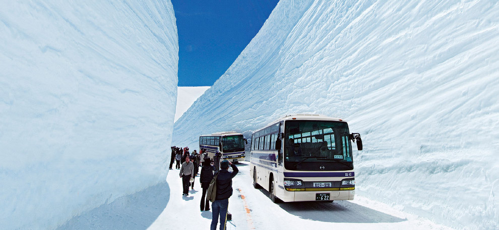 Прогулка по Tateyama Kurobe Alpine Прогулка по Tateyama Kurobe Alpine