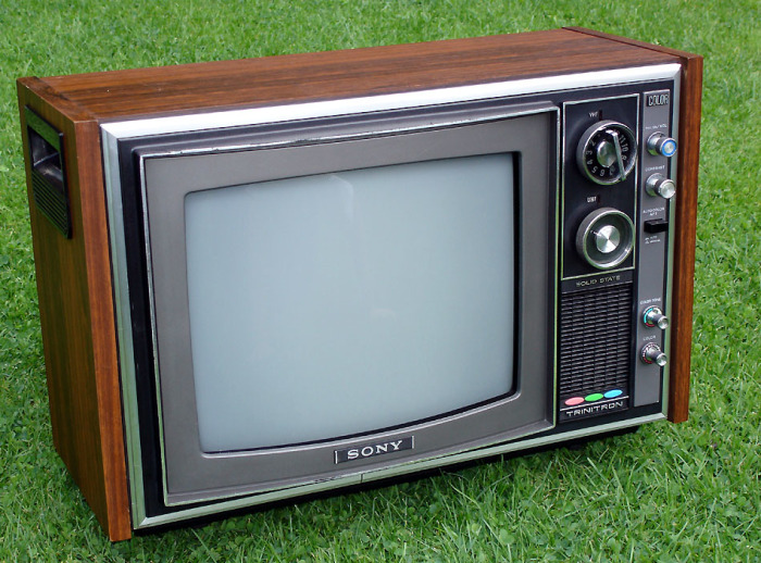 Телевизоры с деревянным корпусом долгое время выпускались и зарубежными компаниями / Фото: sega-16.com