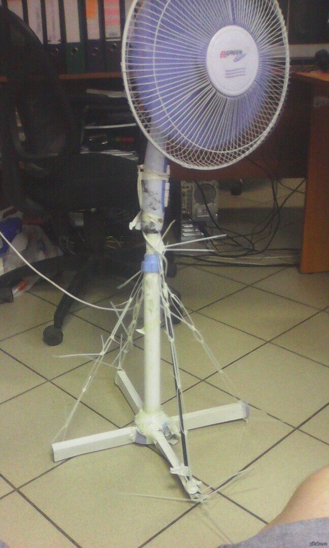 Достойный соперник синей изоленты – кабельная стяжка Достойный соперник синей изоленты – кабельная стяжка