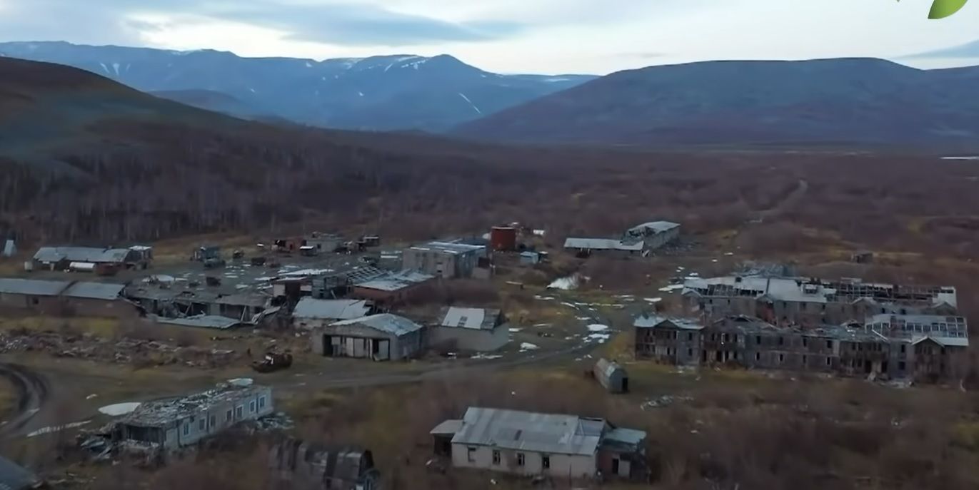 Поселок полярный. Поселок Полярный Ямало-Ненецкого автономного округа. Поселок Геологов. Ямало Ненецкий автономный округ поселок Бованенко. Поселок Полярный вездеходы ЯНАО.