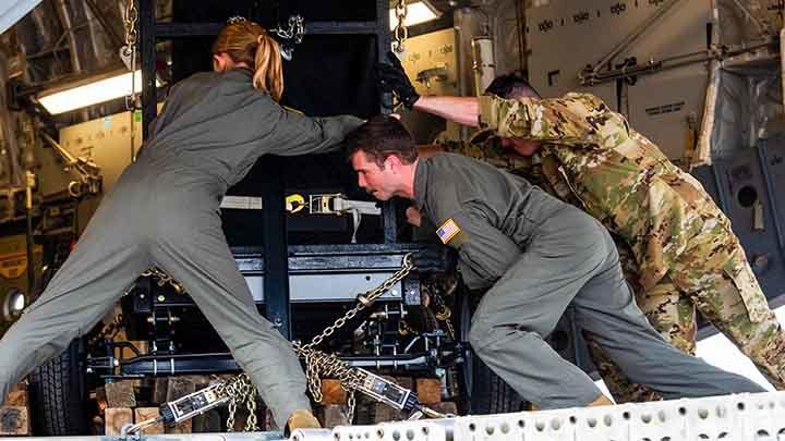 СОДРОГНУЛСЯ ДАЖЕ БЕРЛИН: ВАШИНГТОН ДЕЛАЕТ КИЕВУ ПОДАРОК ДЛЯ ВОЙНЫ С РУССКИМИ