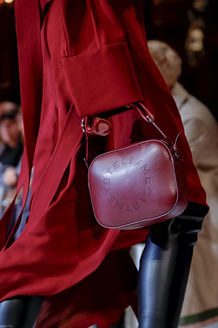 Неделя моды в Париже: Наталья Водянова, Тина Кунаки, Опра Уинфри на показе Stella McCartney осень-зима 20190/2020 Неделя моды в Париже: Наталья Водянова, Тина Кунаки, Опра Уинфри на показе Stella McCartney осень-зима 20190/2020 thereshegrows