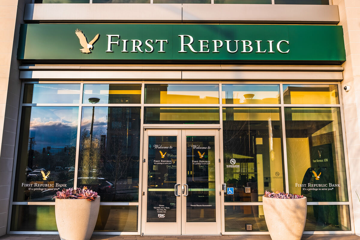 Власти США взяли под контроль и закрыли Republic First Bank