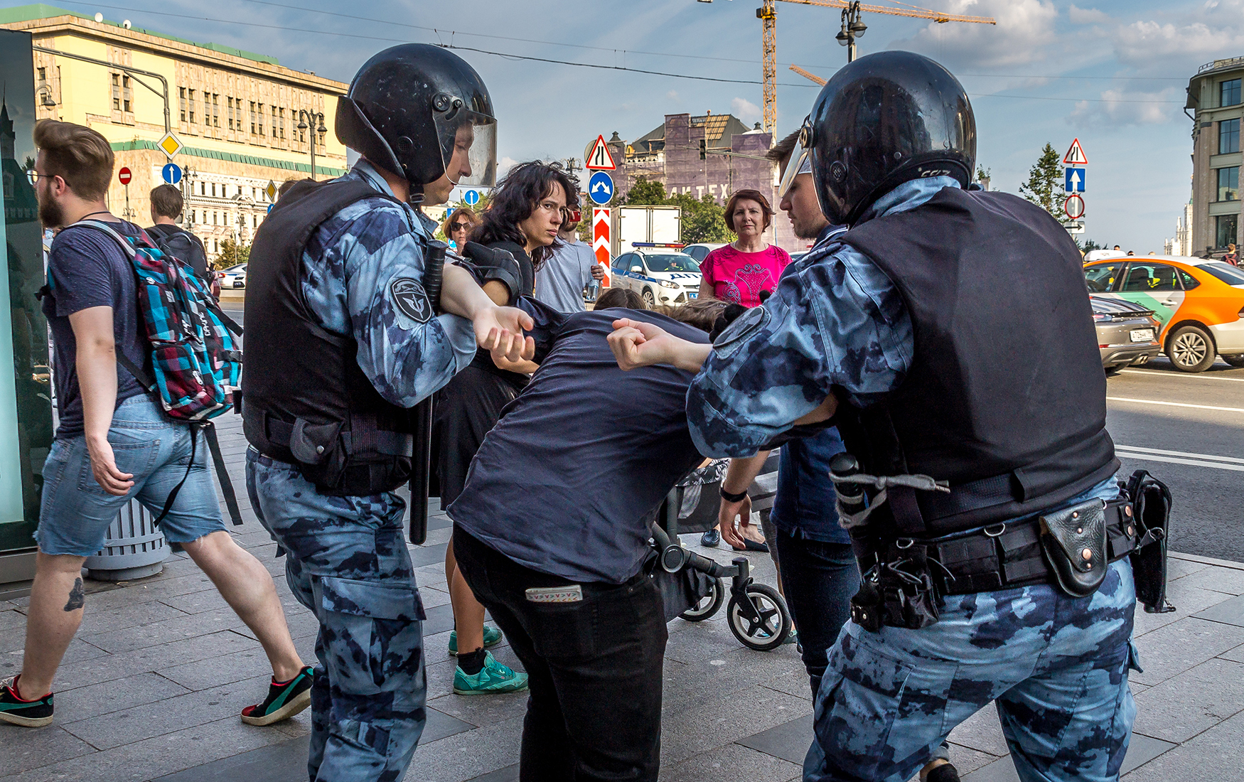 Акции арест. Неповиновение картинки. Публичное мероприятие с оружием. Акция неповиновения в Москве. Оказала неповиновение, сопротивление.