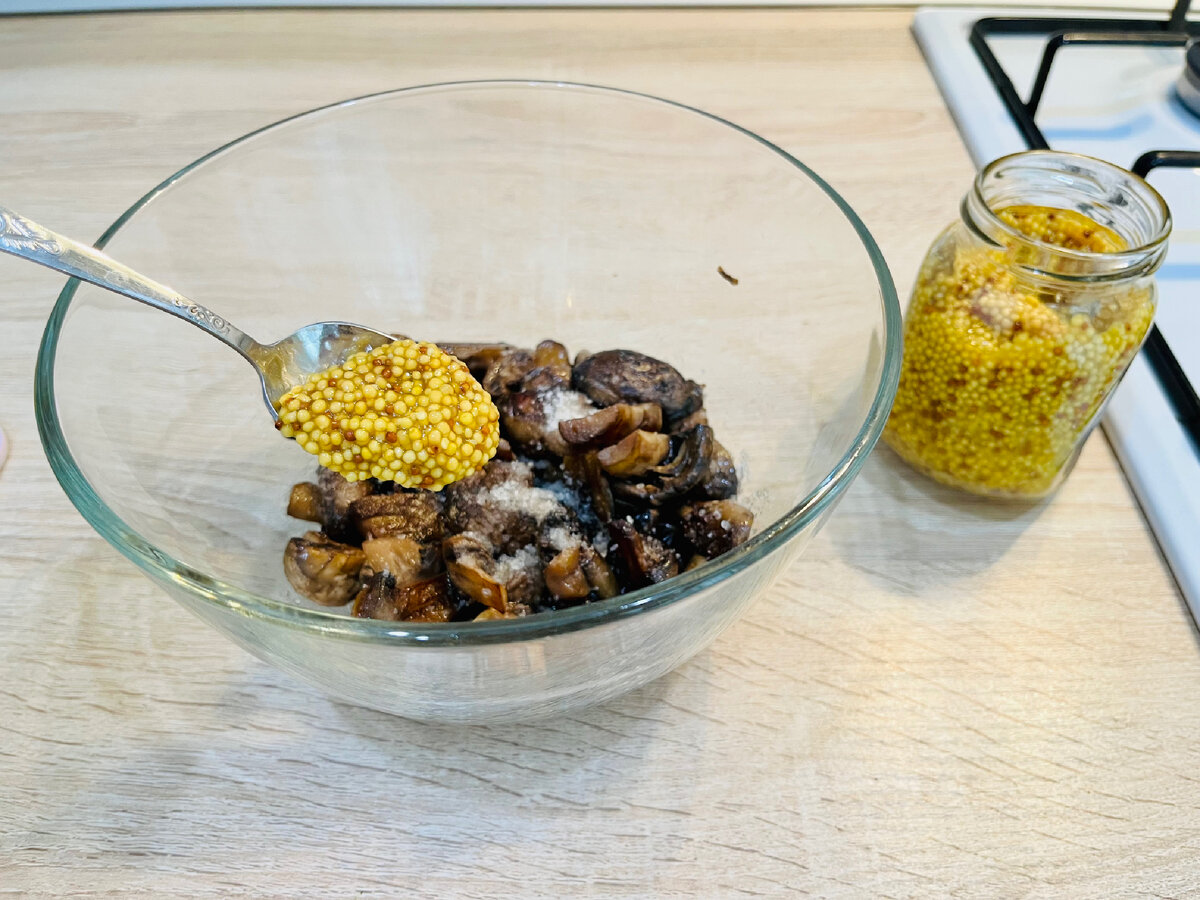 Маринованные шампиньоны за 1 час: небольшой нюанс для особого вкуса блюда из грибов,закуски