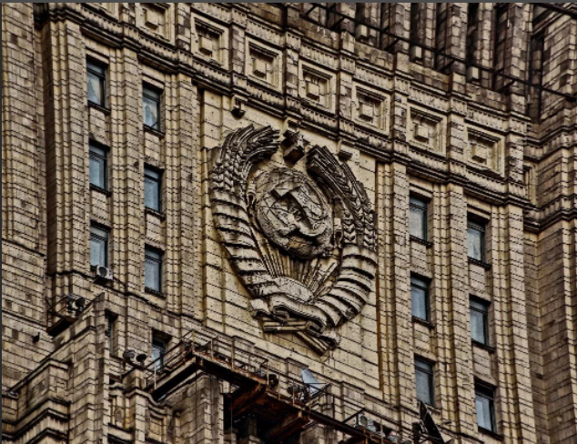 Вслед за Слуцким, которого вся страна подвергла жесткой критике, уже в российском МИДе допустили обмен пленных азовцев. Это как?