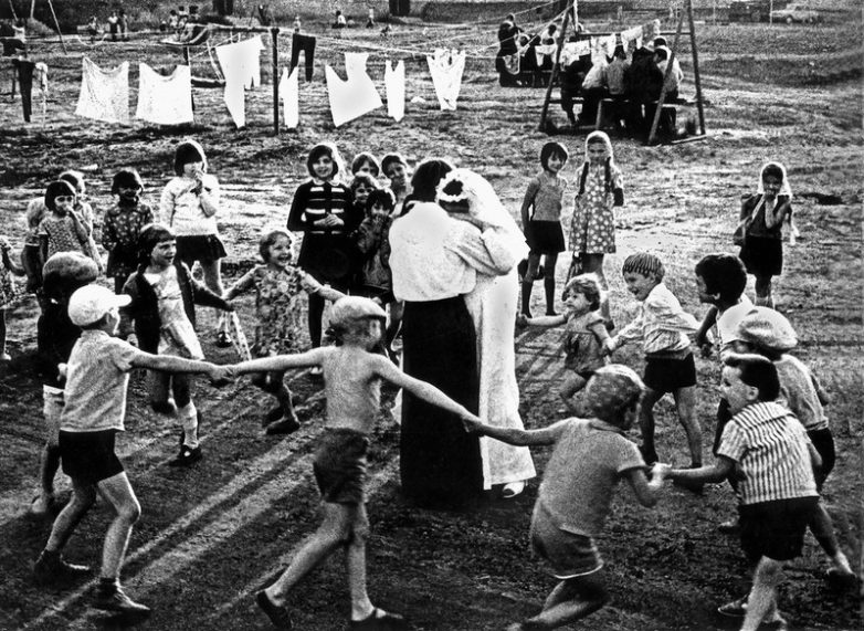 Свадебное торжество по-советски Свадебное торжество по-советски