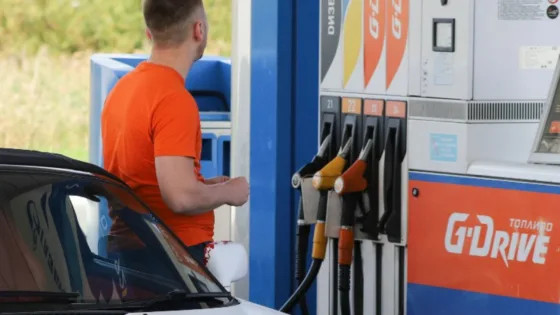В ГАИ раскрыли 5 ошибок водителей на автозаправке, за которые можно получить штраф и даже потерять права