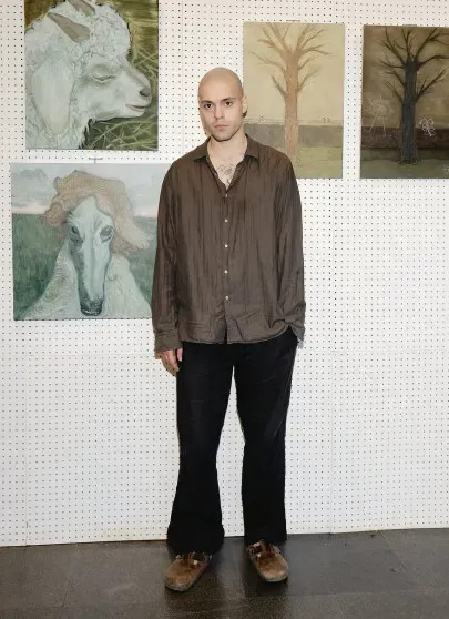 Картину сына Ксении Соловьёвой Никиты Кроко продали на аукционе Фонда Cosmoscow за 1,1 млн рублей Александра, Кроко, Строить, российских, Никиты, воздушные, Vogue, рассказал, Соловьёвой, Никита, Cosmoscow, рублей, известно, искусства, стало, Работу, артярмарку, купил, Маргариты, Пушкиной