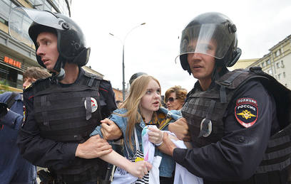 Родители возмущены из-за призывов к детям идти на митинг в поддержку Навального