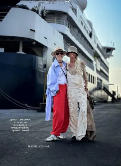 Ксения Собчак и Константин Богомолов, Борис Белоцерковский, Оксана Самойлова и Яна Расковалова проводят время в круизе по Латинской Америке Собчак, СобчакКсения, Ксения, Борис, СамойловаОксана, РасковаловаКсения, участниками, перед, лекцией, РасковаловойКсения, Богомоловым, Богомолов, Оксана, СобчакКонстантин, мужем, Константином, Самойлова, Российские, обувных, RendezVous