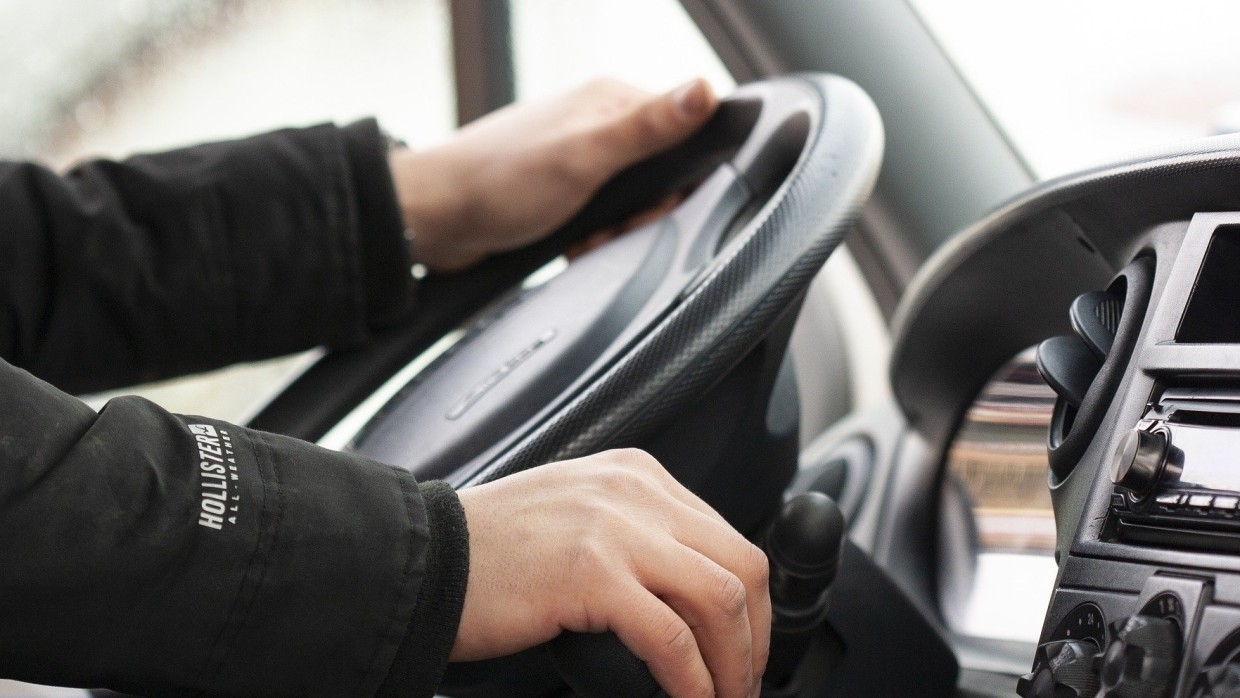 Российские автомобили Lada и «УАЗ» резко подорожали в июле