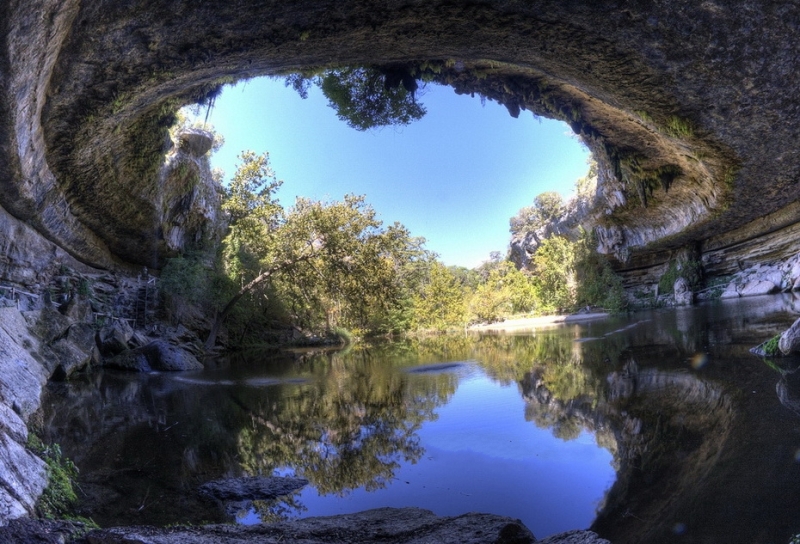 Озеро Гамильтон Пул (Техас, США). Фото / Hamilton Pool photo