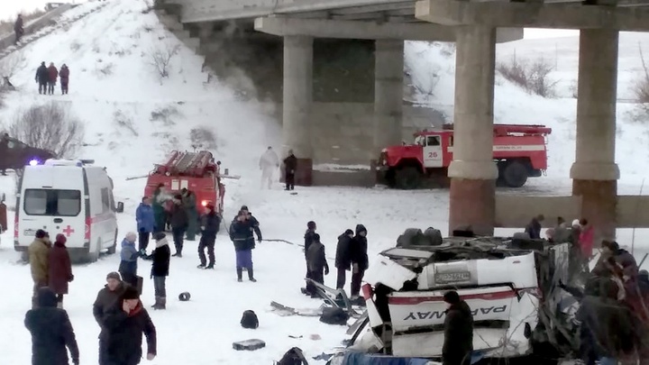 Прыгали прямо на ходу: Почему в России в авариях с автобусами погибает столько людей россия