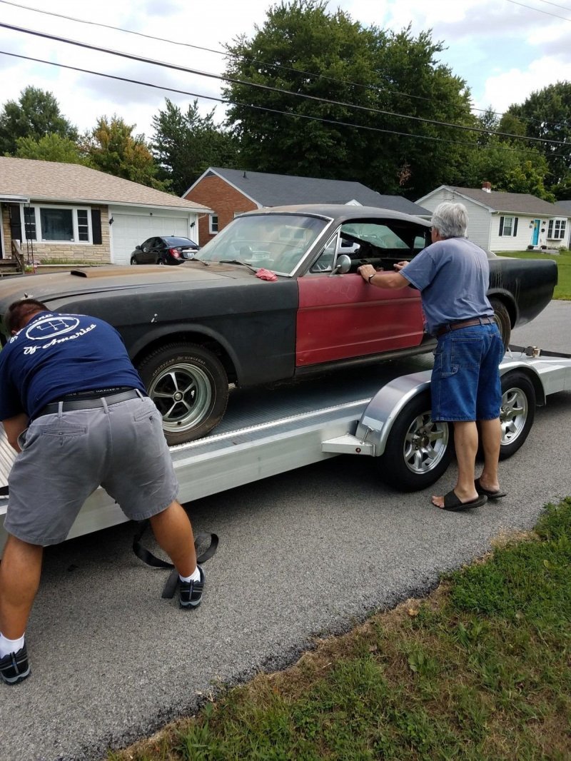 Из проката в забытье: уникальный Mustang нашли в сарае Из проката в забытье: уникальный Mustang нашли в сарае авто