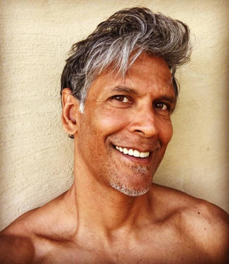 Знаменитости, которые выглядят не по годам молодо Знаменитости, которые выглядят не по годам молодо