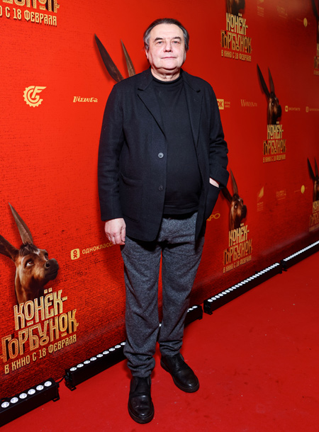 Алексей Чадов с сыном, Мария Кожевникова с детьми и другие гости премьеры фильма "Конек-Горбунок" Звезды,Красная дорожка