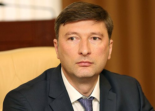 Заур Смирнов ушёл в отставку после одиночных пикетов крымских татар