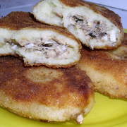 Картофельные пирожки со шпротами