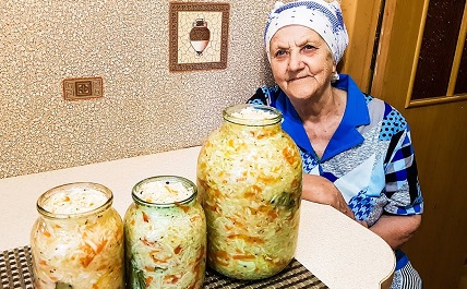 Капусту берём, лимон берём, чеснок берём...