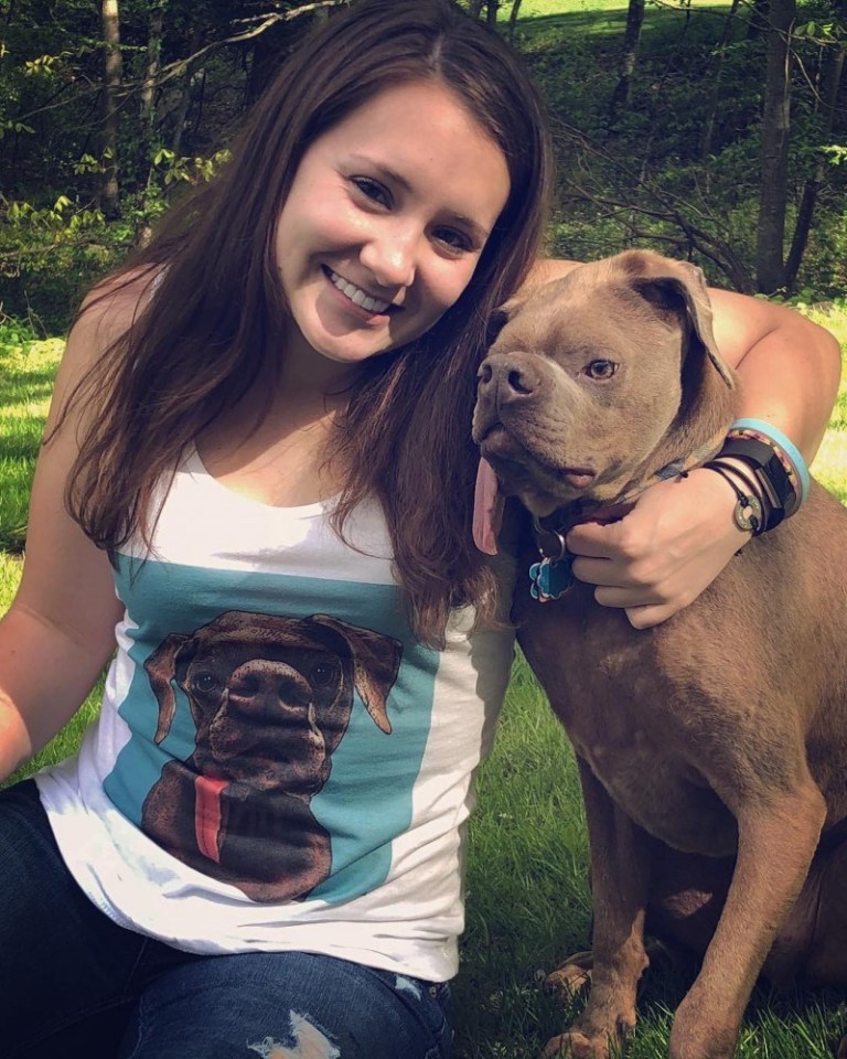 Некрасивый пеc, несмотря ни на что, нашел себе любящих хозяев истории из жизни