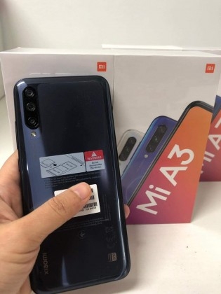 Фото Xiaomi Mi A3 и его упаковки подтверждают предыдущие слухи о характеристиках Фото Xiaomi Mi A3 и его упаковки подтверждают предыдущие слухи о характеристиках новости,смартфон,статья