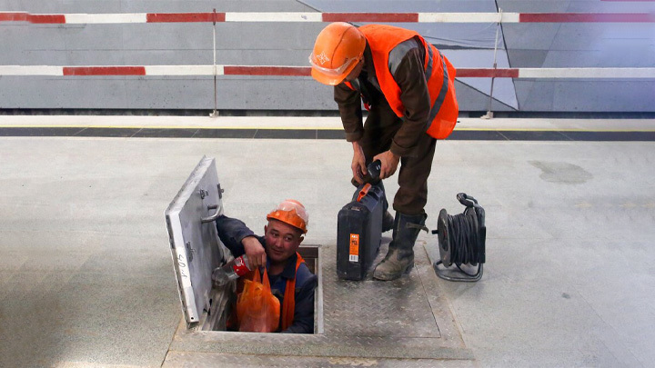 ДВОЙНОЕ ДНО ВАЛЮТНОГО ОБМЕНА: ДОЛЛАР ВЫГНАЛ МИГРАНТОВ ИЗ РОССИИ