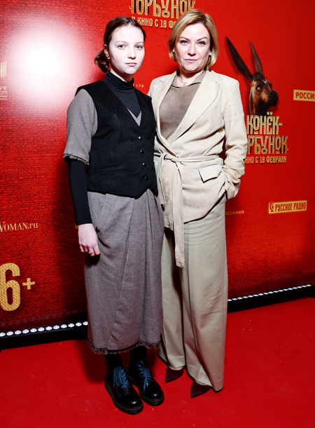 Алексей Чадов с сыном, Мария Кожевникова с детьми и другие гости премьеры фильма "Конек-Горбунок" Звезды,Красная дорожка